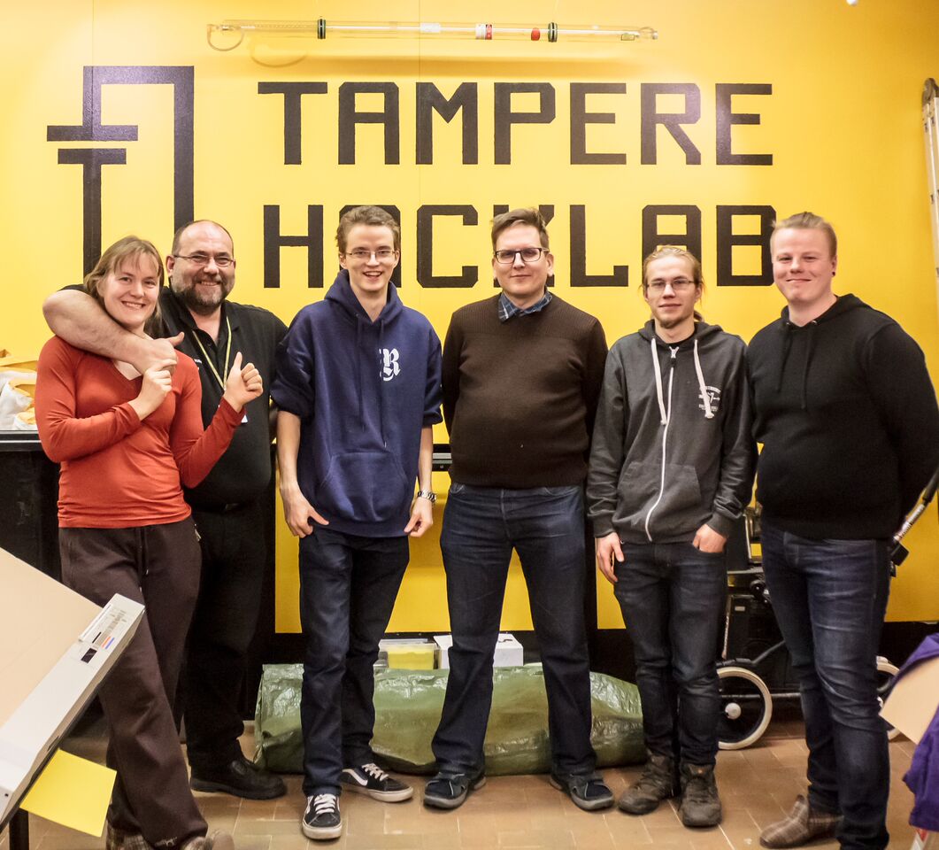 Hacklab Tampere radioamatöörikurssinpäätös.